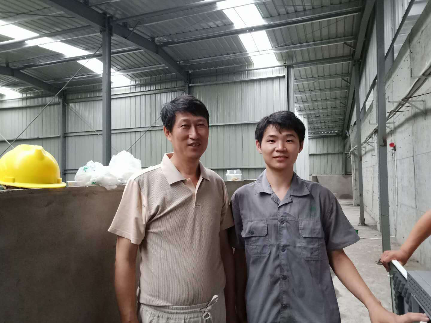 我司安裝人員與客戶人員愉快合影